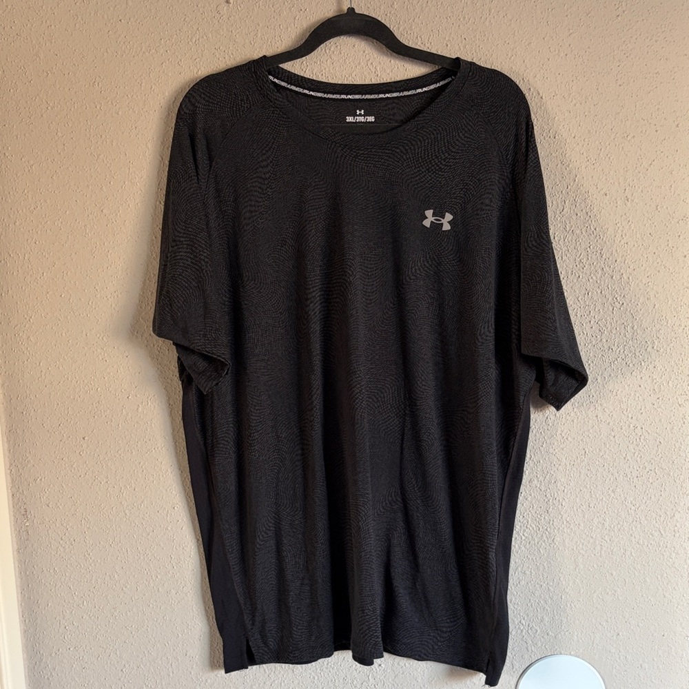 Under Armour Men's Charcoal Tee